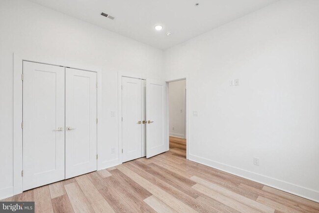 Building Photo - 5034 Florence Ave