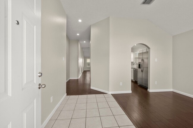 Building Photo - 18454 Sunrise Pines Dr