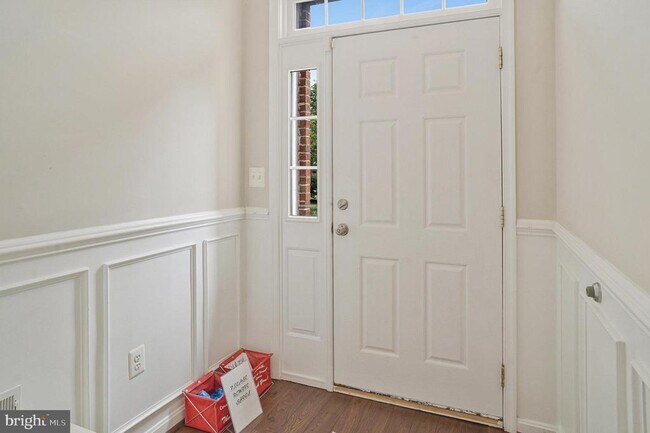 Building Photo - 22438 Maison Carree Square