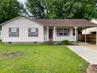 Building Photo - 1110 Roberts Dr