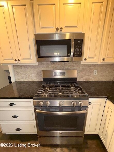 Building Photo - 600 Willow Brook Rd