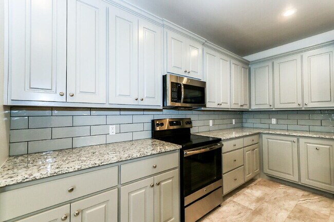 Building Photo - 6903 67th St