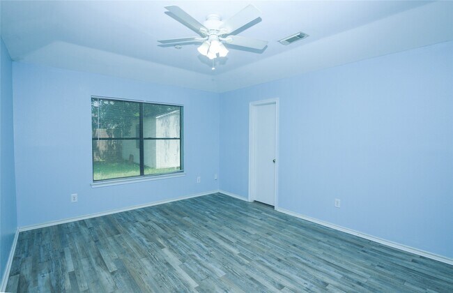 Building Photo - 17902 Autumn Hills Dr