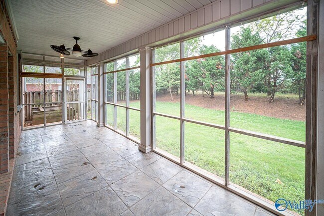 Building Photo - 26105 Apple Orchard Ln