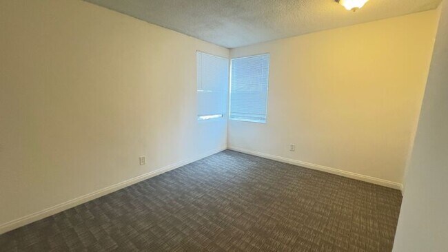 Building Photo - 7350 Pickering Ave