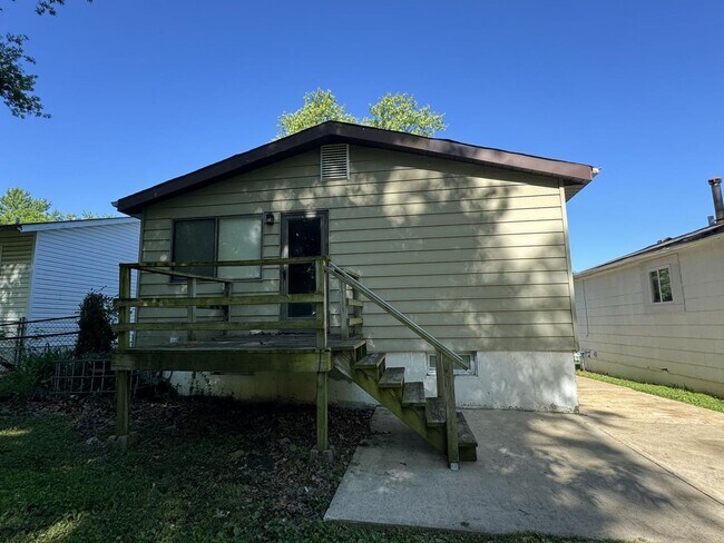 Building Photo - Lovely 2 Bedroom / 1 Bath for Rent - Section 8 Welcome