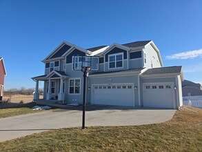 Building Photo - Updated 5 bedroom Sussex home