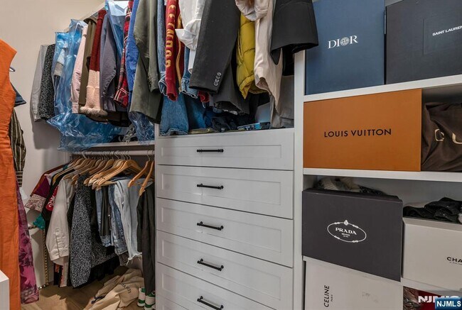 Building Photo - 765 6th Ave