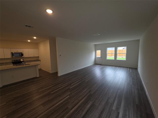 Building Photo - 2206 Pioneer Dr