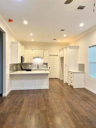 Building Photo - 12042 Carlsbad St