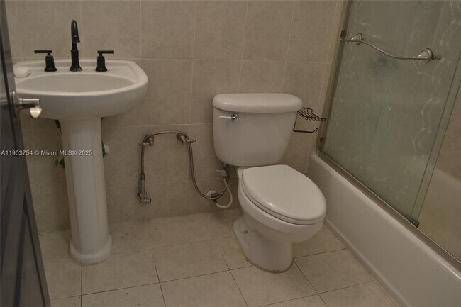 Building Photo - 3501 NW 14th Terrace