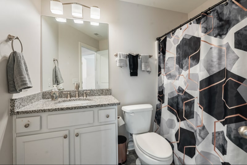 Building Photo - 705 Ellie Dr