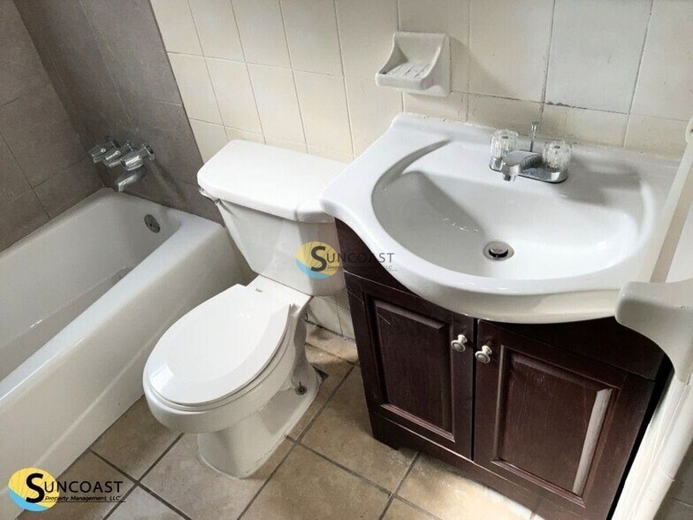 Building Photo - 478 W 58th St