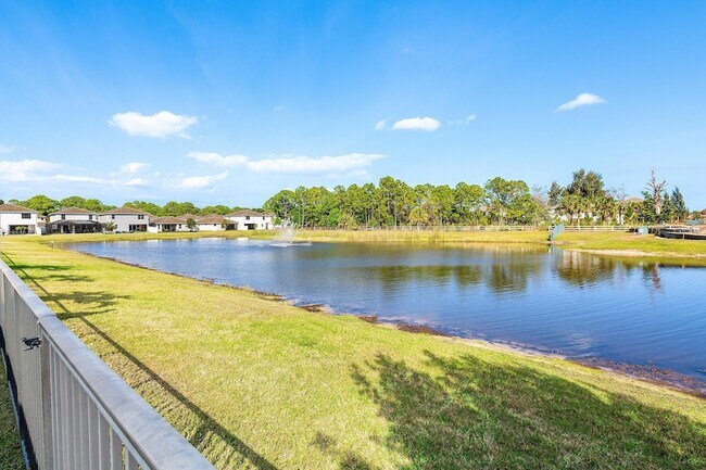 Building Photo - 18446 Claybrook St