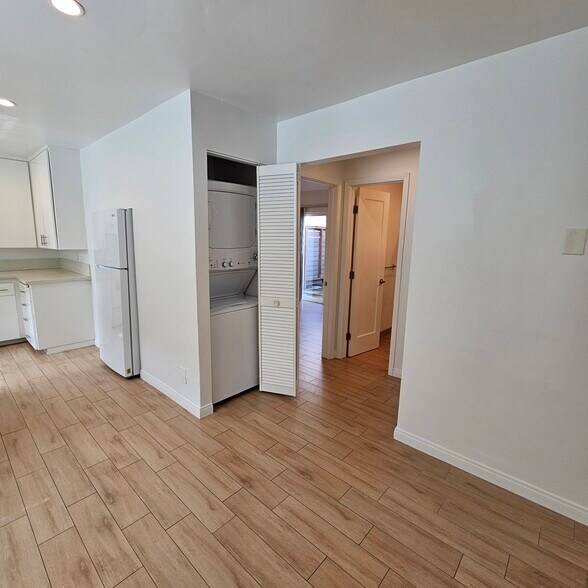 Building Photo - 1845 N Vulcan Ave