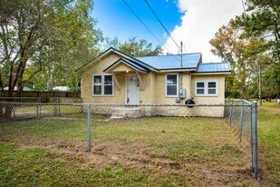 Building Photo - 12716 Gillespie Ave