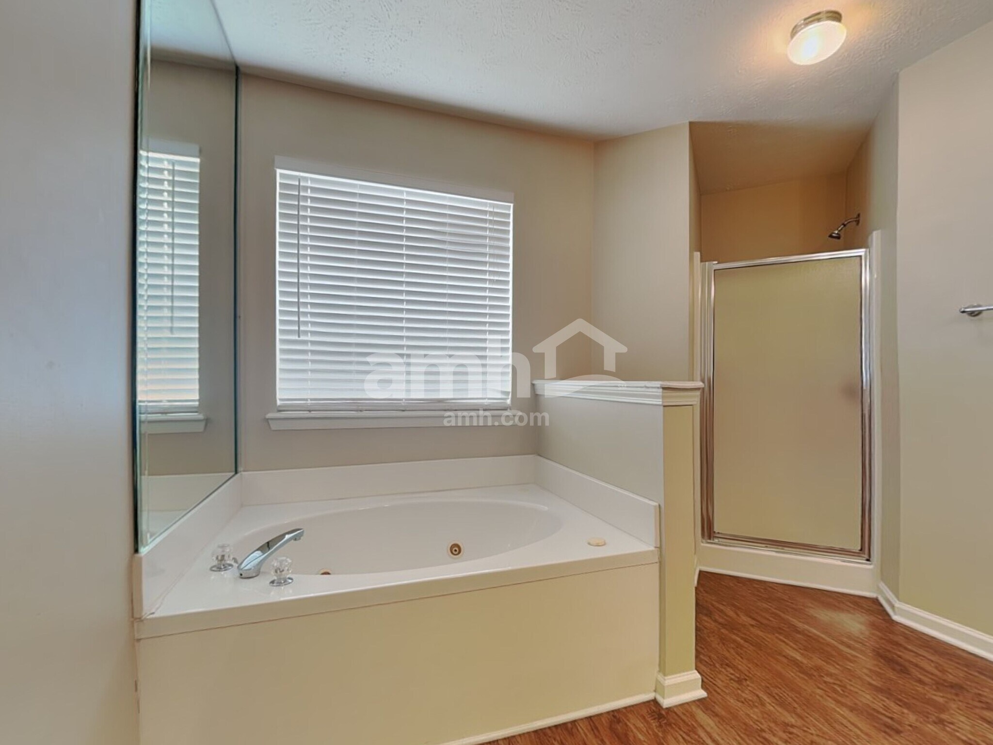 Building Photo - 3052 Lake Park Trail