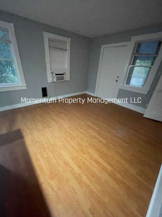Building Photo - 8406 N Brooks St