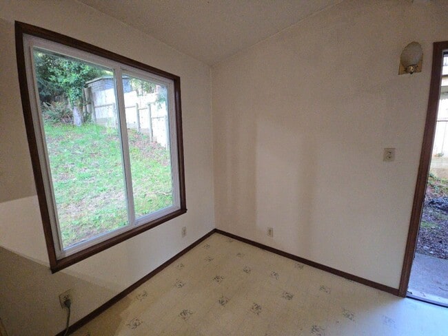 Building Photo - 3BD Sunny Brae home nestled in the Redwoods!