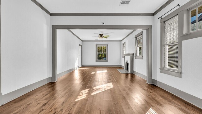 Building Photo - Two Bed Located in SW Ardmore
