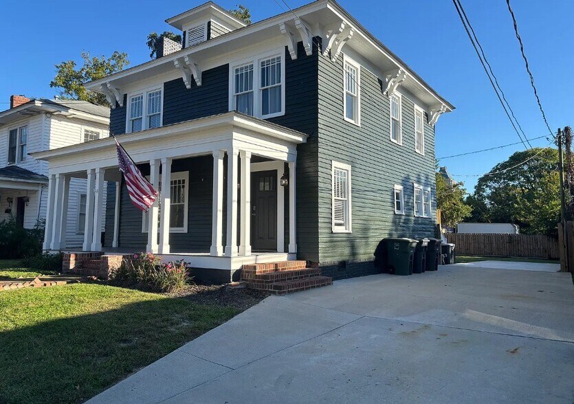 Building Photo - 313 W Fisher Ave