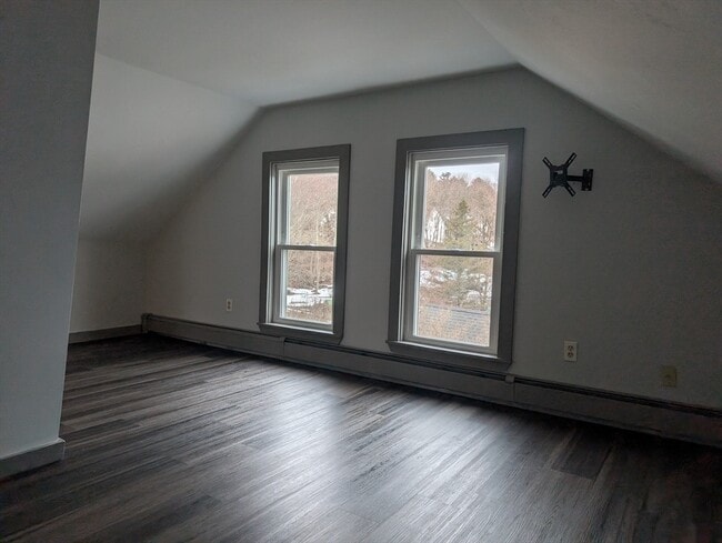 Building Photo - 36 Main St