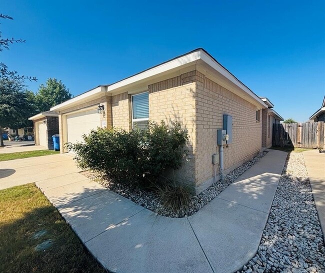 Building Photo - 1302 Golden Barley Dr