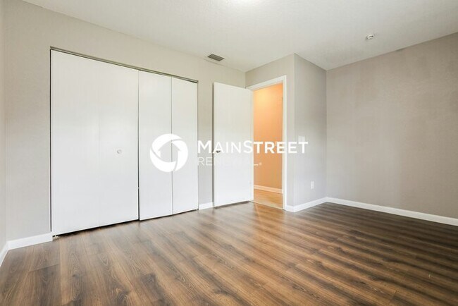 Building Photo - 3 Bedroom Pet-Friendly Home in NORTH PORT, FL with Main Street Renewal