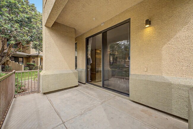 Building Photo - 705 W Queen Creek Rd