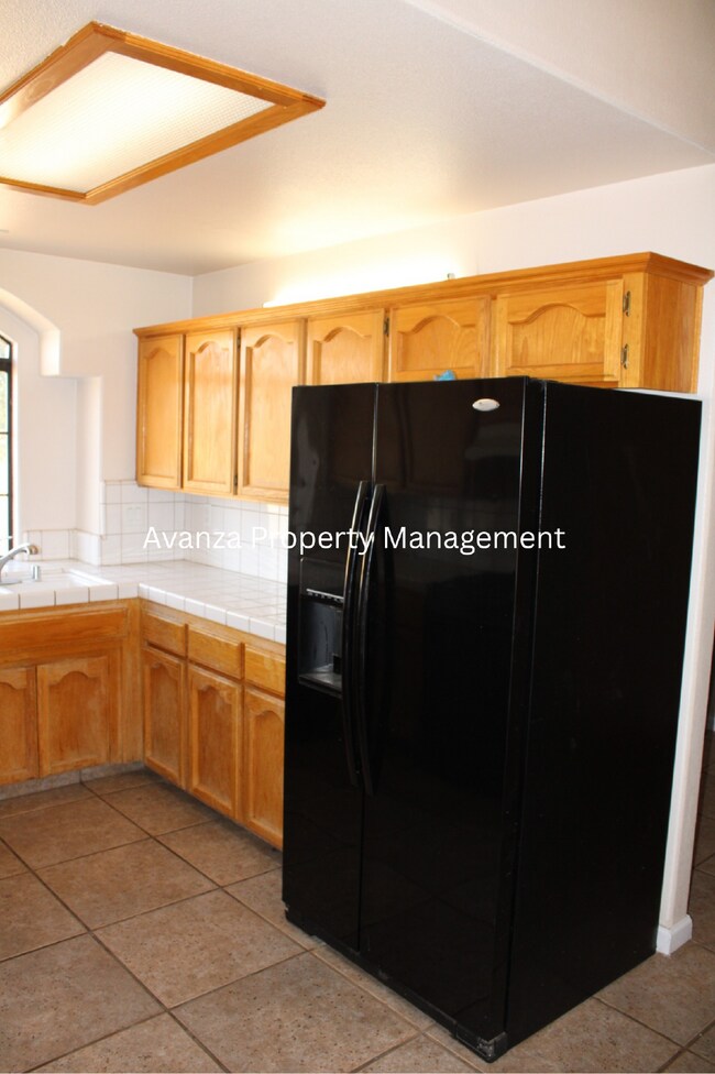 Building Photo - 4 Bedroom/2 Bath Home in Clovis  (Herndon and Armstrong)