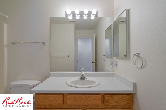 Building Photo - Remodeled 3 Bedroom Townhome with Great Vi...
