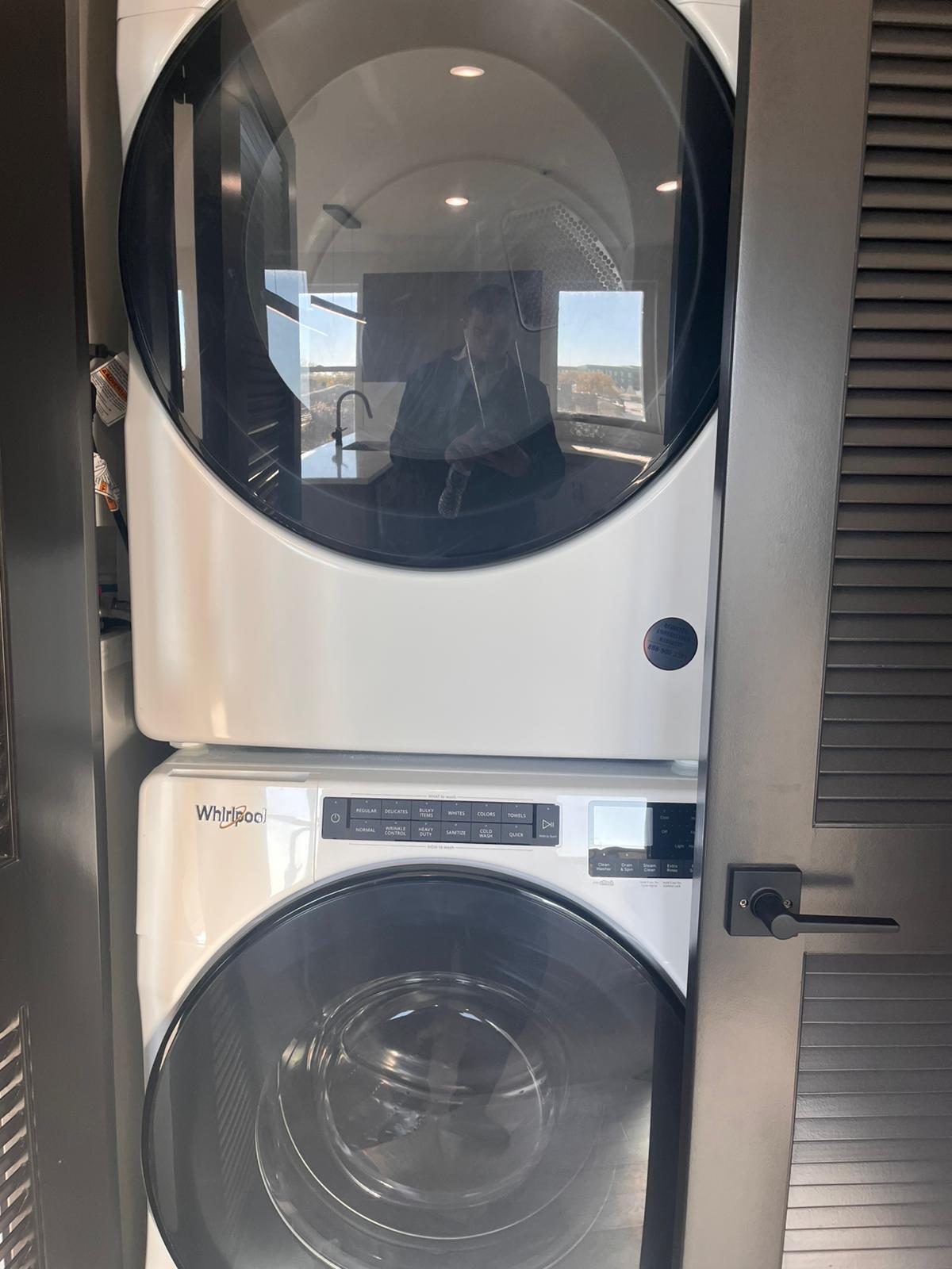 Building Photo - 130 Mallory Ave