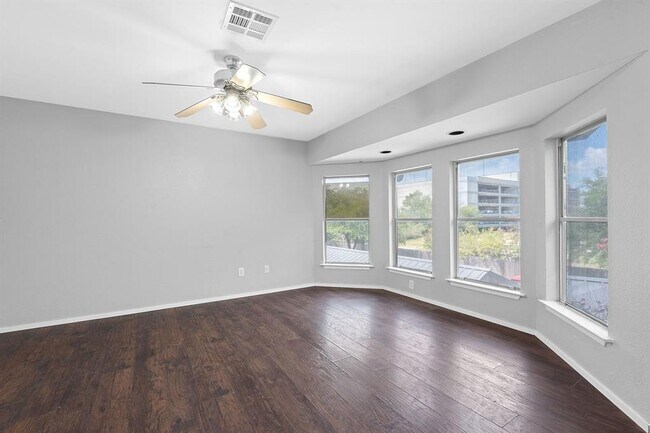 Building Photo - 2104 Cullen Ave