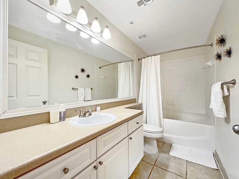Building Photo - 9533 Magnolia Blossom Dr