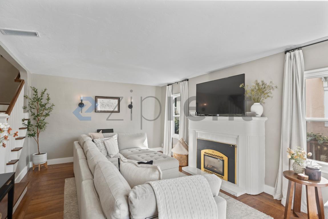 Building Photo - 1337 Acacia St