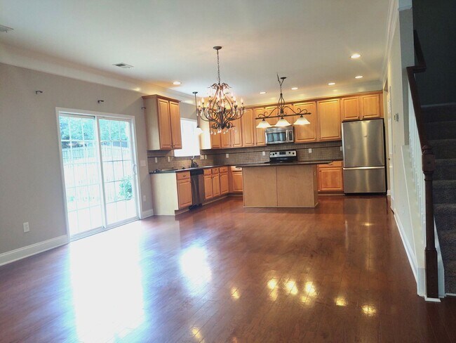 Building Photo - Beautiful Home located in the Hamilton Lak...