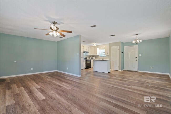 Building Photo - 10510 Gayfer Rd Ext