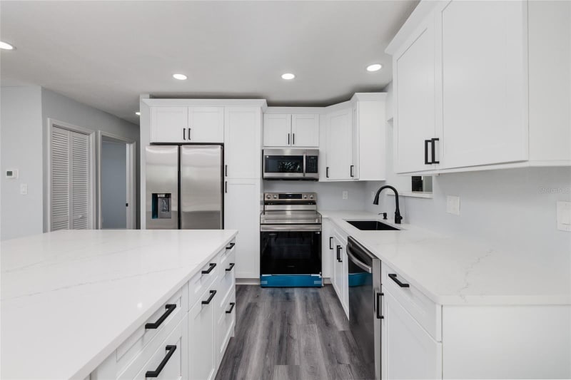 Building Photo - 1709 W Perio St