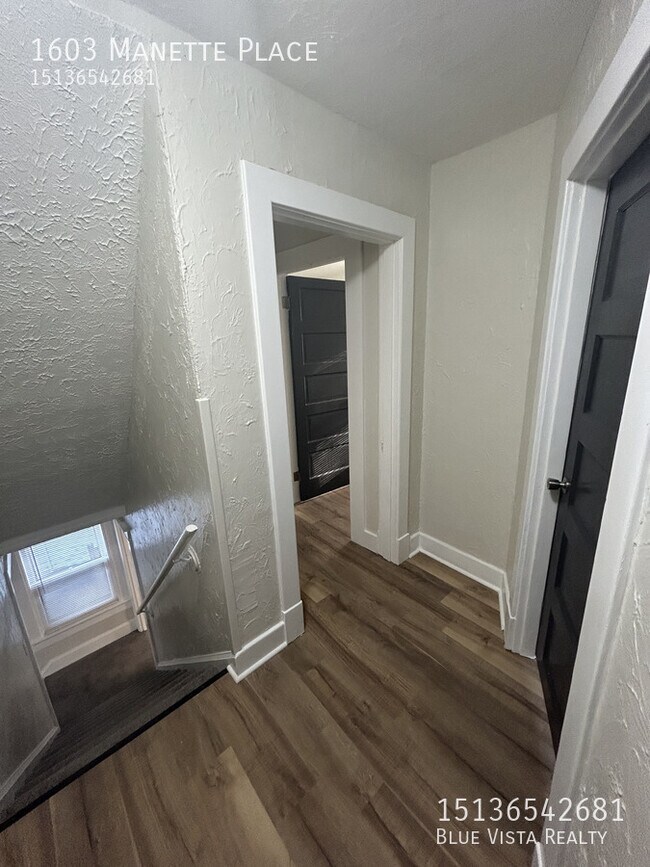 Building Photo - 1603 Manette Pl