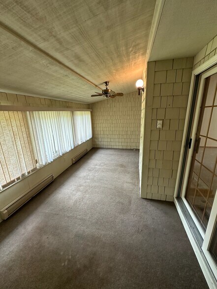 Building Photo - 228 Shuart Ave