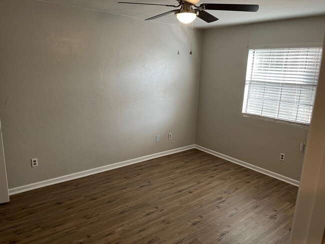 Building Photo - 2077 Hanover Ct