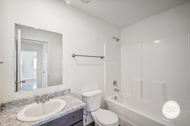 Building Photo - Dublin Farms Townhomes