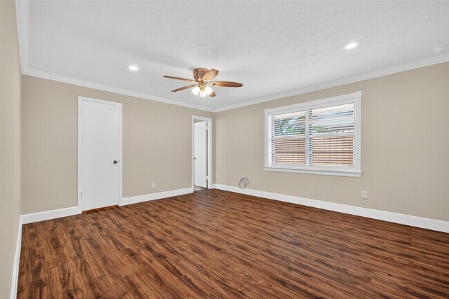 Building Photo - 4038 Cheena Dr