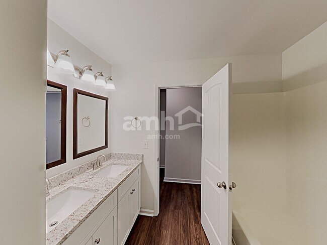 Building Photo - 159 Biscayne Terrace