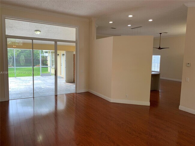 Building Photo - 804 Verona Lake Dr