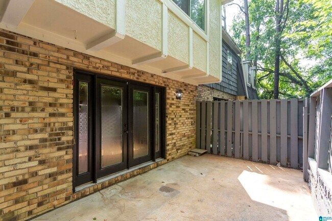 Building Photo - 804 Vestavia Villa Ct