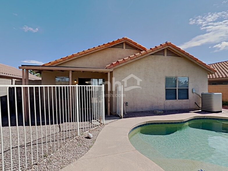 Building Photo - 242 S Valle Verde