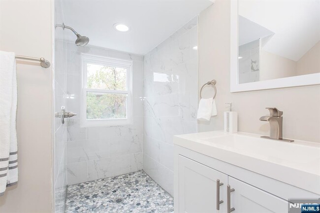 Building Photo - 2389 3rd St