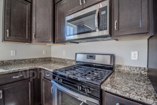 Building Photo - 316 Runion Lake Ct