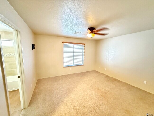 Building Photo - 4452 S Agave Ave